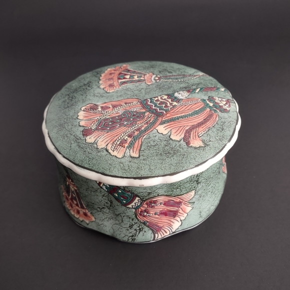 ‼️SOLD‼️ Vintage Oriental Collectible Porcelain Lidded Round Trinket Jewelry Box - Picture 10 of 11